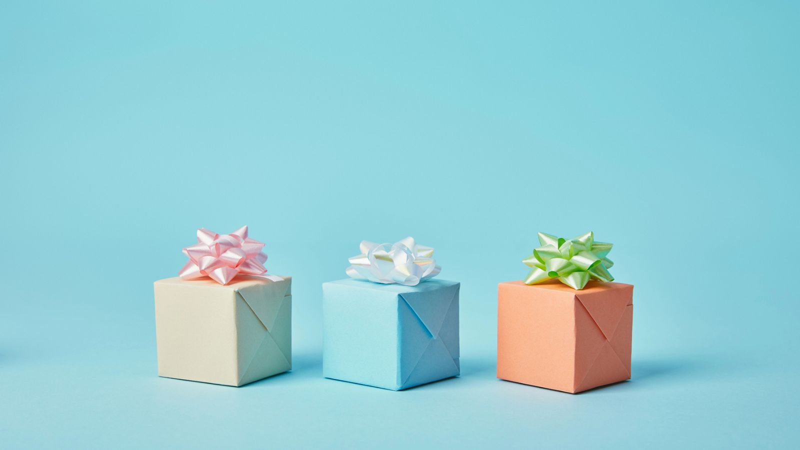 19 Practical Tips for Giving Thoughtful Gifts Without Overspending ...